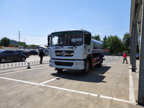 �๦�ܞ�ˮ܇��(b��o)�r(ji��)���๦�ܞ�ˮ܇�S��ֱ�N���|�L(f��ng)������܇