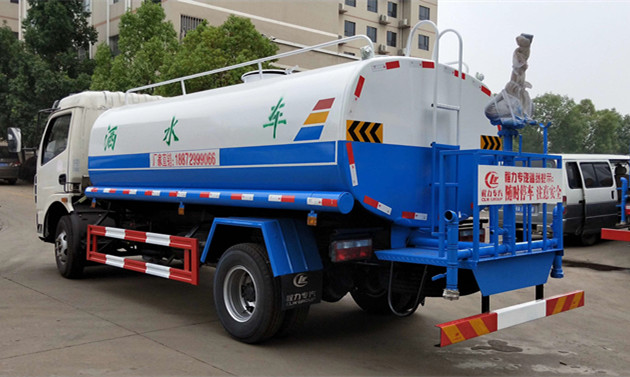 ������ˮ܇��8����ˮ܇�r(ji��)�񣬖|�L(f��ng)���𿨞�ˮ܇����-��������