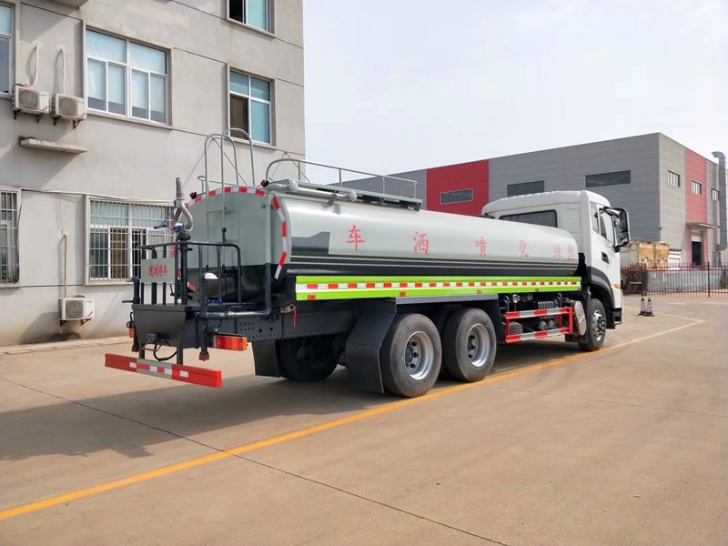 ���������|�L�������p��20����ˮ܇��·ϵ�y(t��ng)�� �ɹܵ�����λ��ͨ���y��ֱͨ���y���^�V�W(w��ng)����ˮ�ڣ�ǰ�_������(c��)������λ��(c��)����������ƽ�_�����G����ˮ���ڣ��M���� 