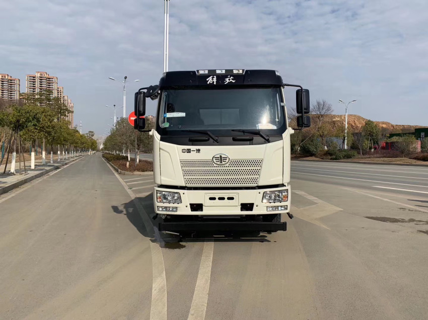 �����ϱ������յĞ�ˮ܇-�|�L(f��ng)������5����ˮ܇�S��