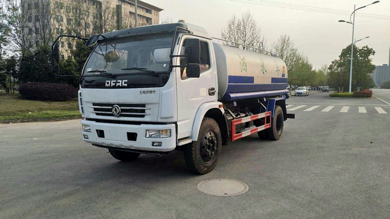 �����|�L(f��ng)����10����ˮ܇�S�҈�r-�������F(tu��n)