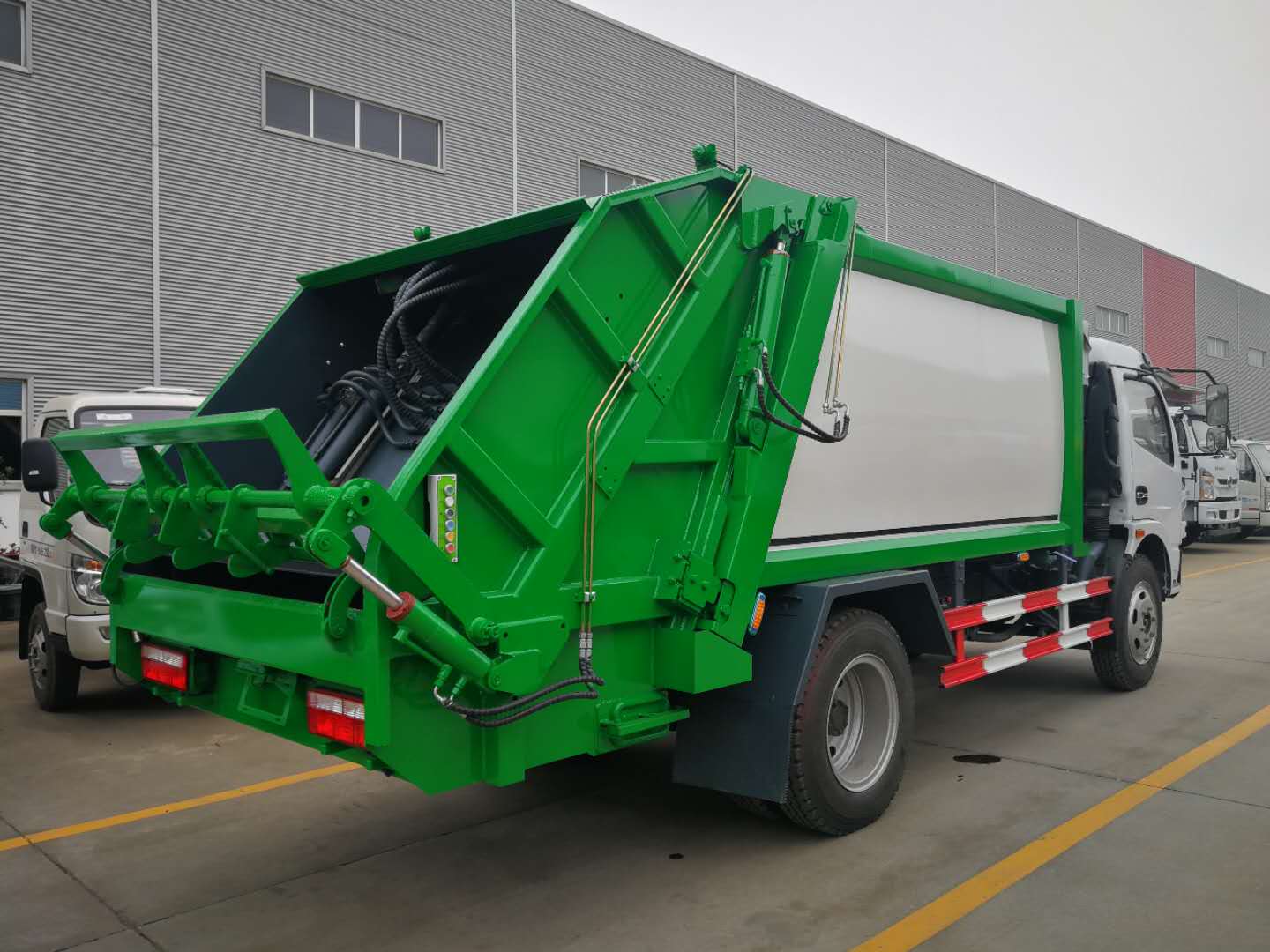 �|�L(f��ng)����8�����s����܇�DƬ-�|�L(f��ng)���s����܇�S�҈�(b��o)�r(ji��)-����ӯͨ