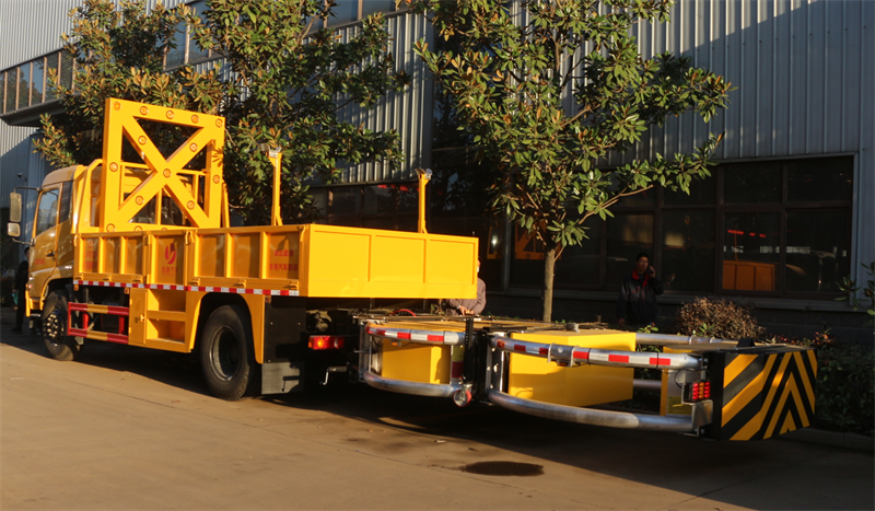 �|�L���\�S�Ʒ�ײ܇-�|�L���ٹ�·��ײ܇