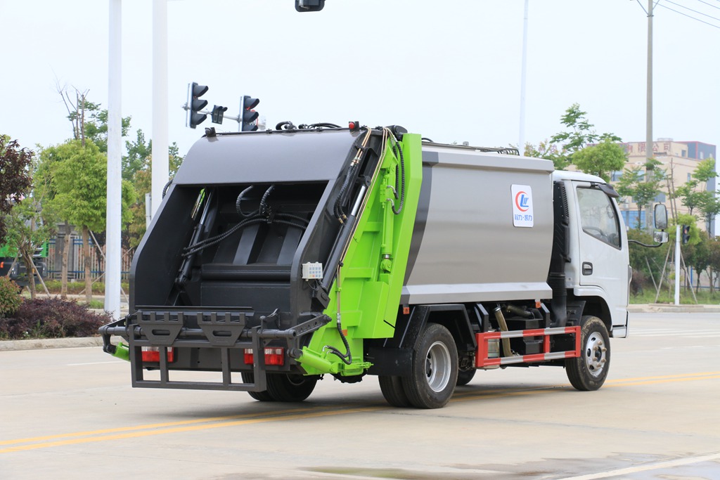 С���𿨉��s����܇