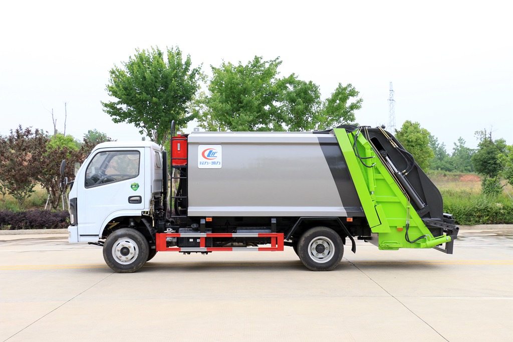 С���𿨉��s����܇